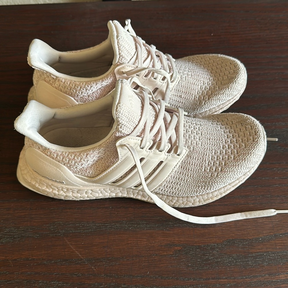 Adidas Ultraboost Light Pink Shimmer
